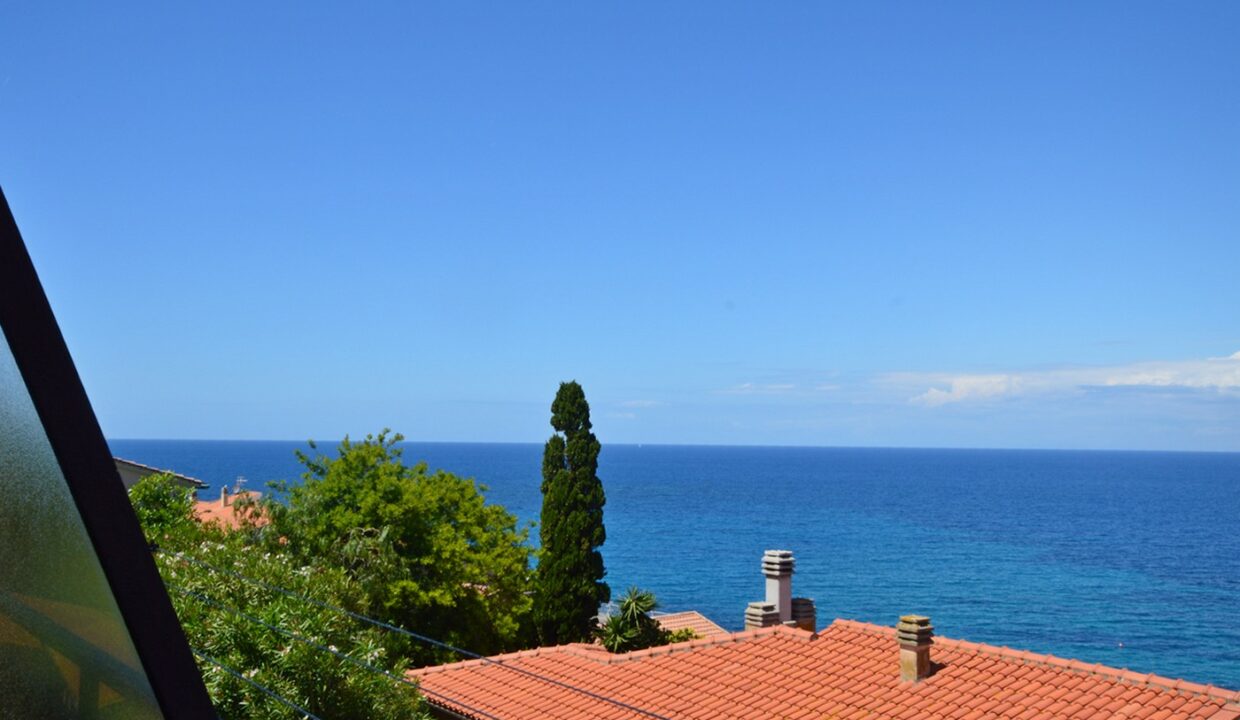 Vista balcone cucina 1